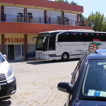 Hotel Pelikan Hódmezővásárhely Buitenkant foto