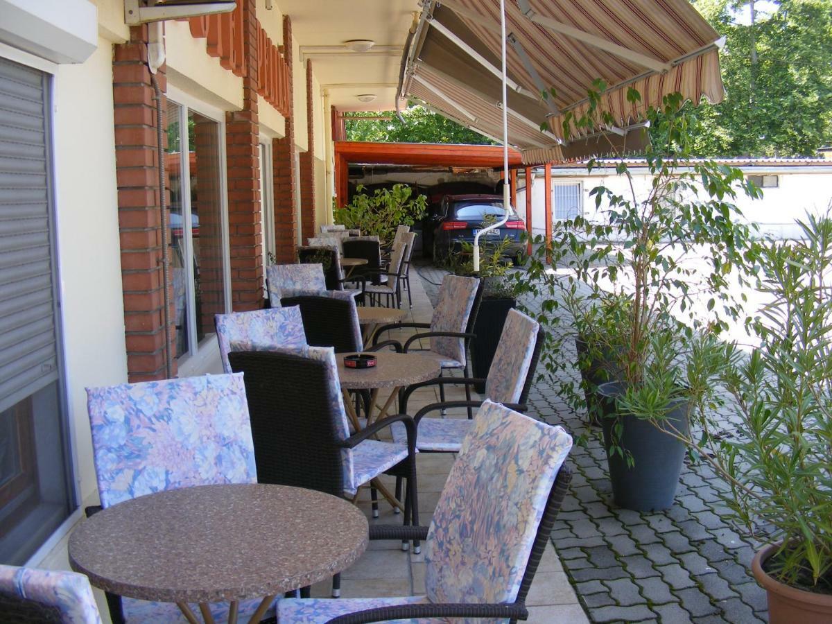 Hotel Pelikan Hódmezővásárhely Buitenkant foto